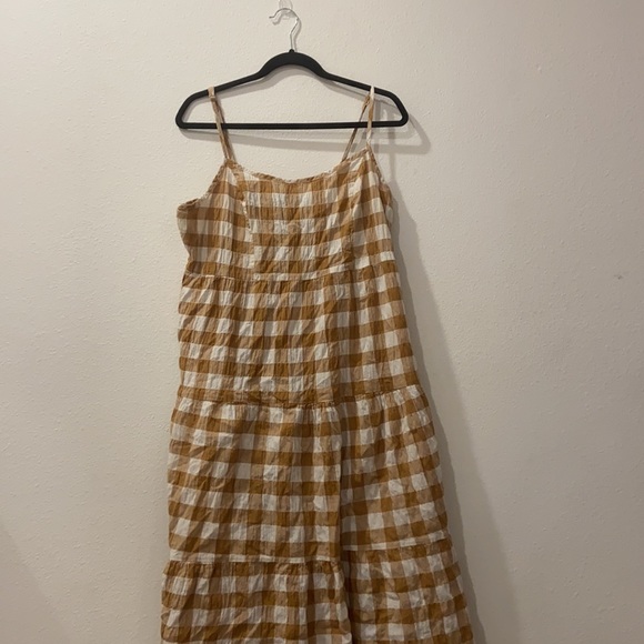 Plaid cami midi plus size dress - Picture 6 of 7